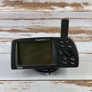 Garmin StreetPilot ColorMap Automotive GPS & Mount Bundle